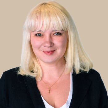 Expert woman in business attire promoting digital marketing and SEO services for local business visibility.